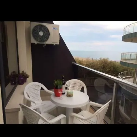 Апартаменти Мони Pomorie